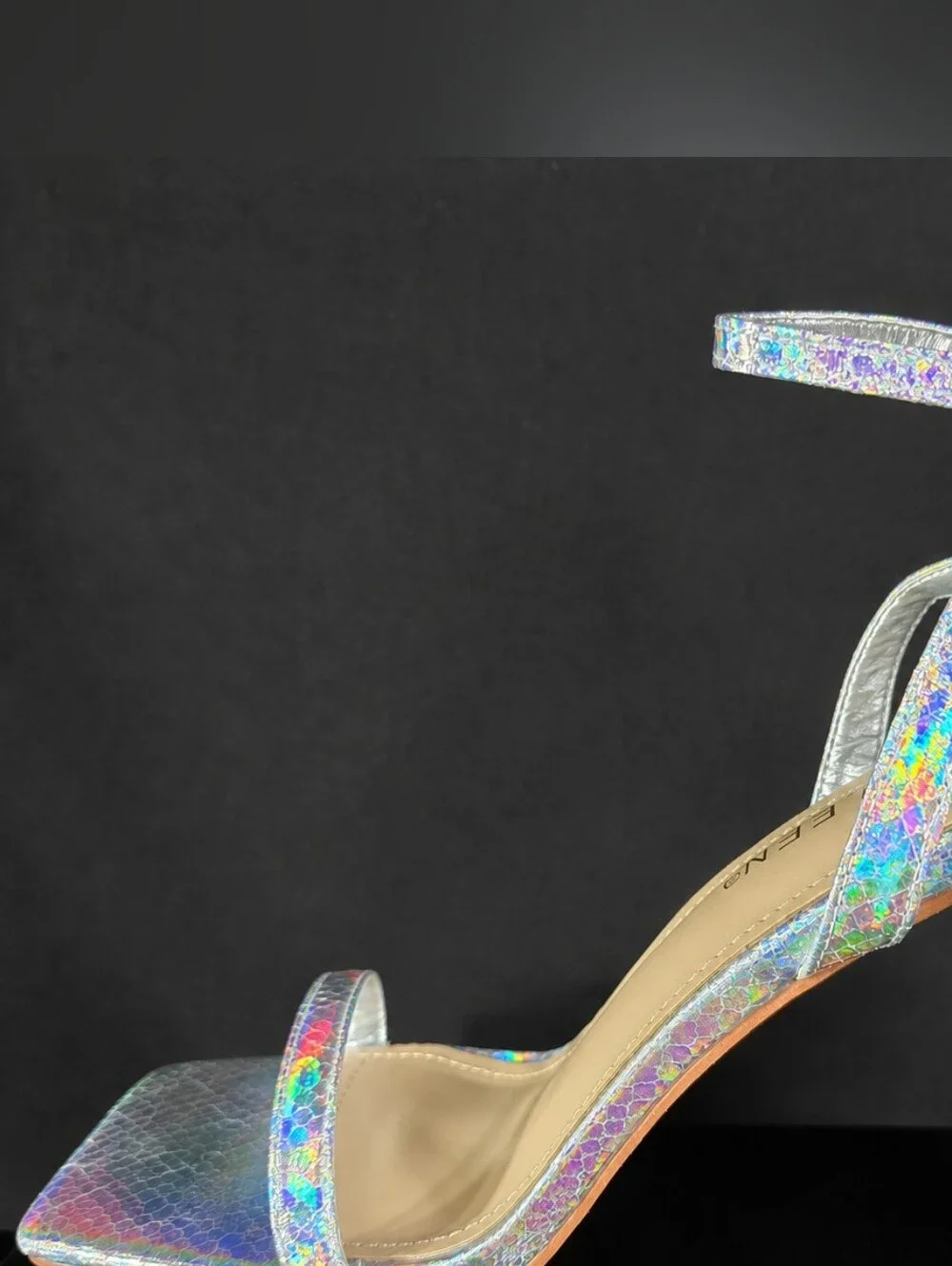 Kayleen by Los Angeles “Briar” Silver Holographic Heel Sandals – Size 7.5 – NIB